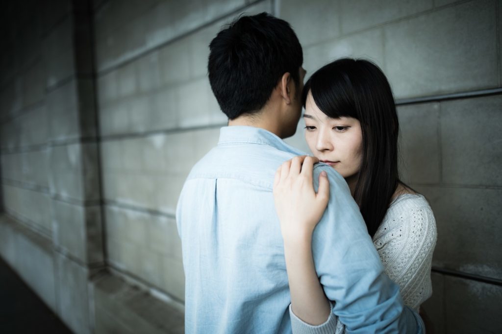 彼女とわかれたい しんどい 付き合いが続かない地雷彼女の特徴を経験済み男子が紹介 きっとみつかるカフェ 関西の学生取材型情報サイト